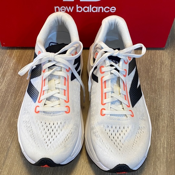 New Balance Fuel Cell Super Comp, W9.5 - Picture 3 of 8